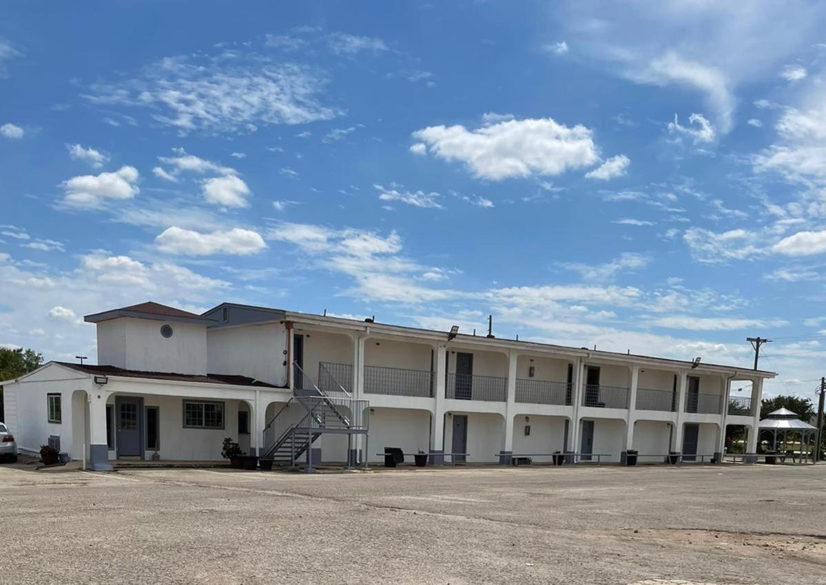 Dilley Executive Inn ภายนอก รูปภาพ